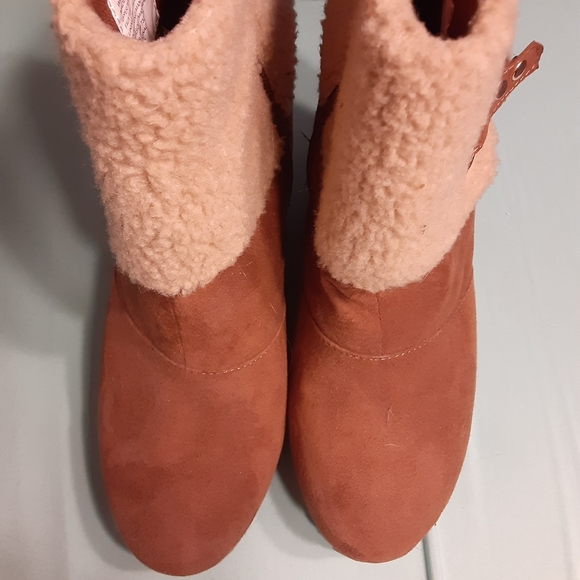 Womens size 10, Juicy suede boots - Picture 4 of 4